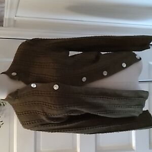 Vintage 1960s olive green grandma 👵 granny chic cardigan sweater